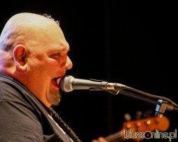 Popa Chubby at Jimiway 2012 (4)